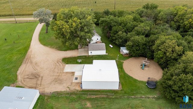 27534 464th Ave Avenue, Lennox, SD 57039