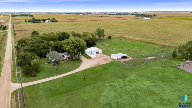 27534 464th Ave Avenue, Lennox, SD 57039