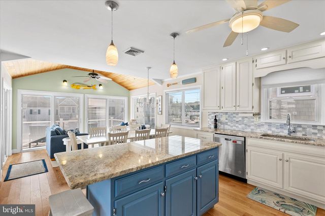 30 W BAYARD ST, Fenwick Island, DE 19944