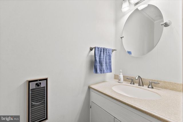 30 W BAYARD ST, Fenwick Island, DE 19944