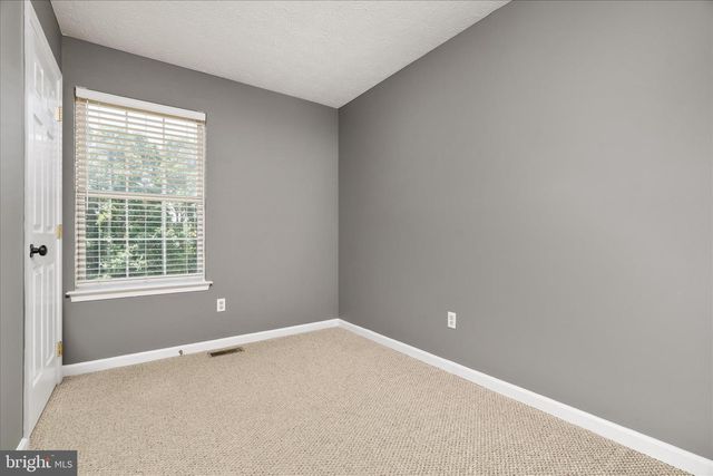 112 CHATHAM SQ, Winchester, VA 22601