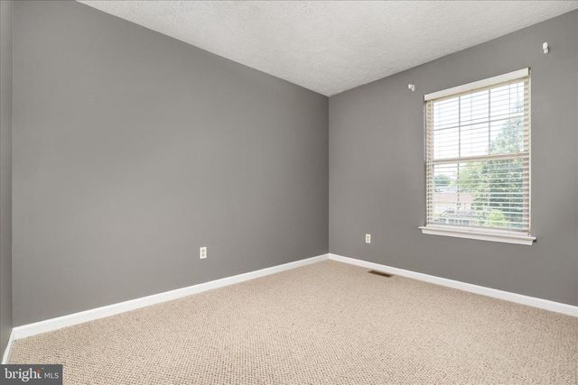 112 CHATHAM SQ, Winchester, VA 22601
