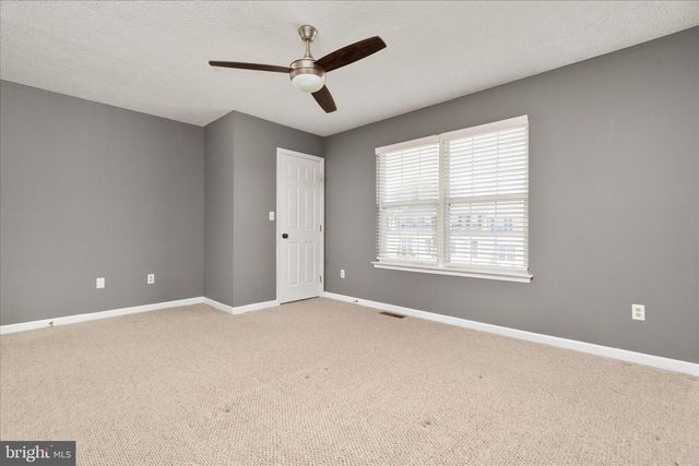 112 CHATHAM SQ, Winchester, VA 22601