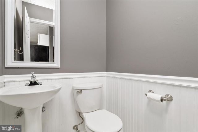 112 CHATHAM SQ, Winchester, VA 22601
