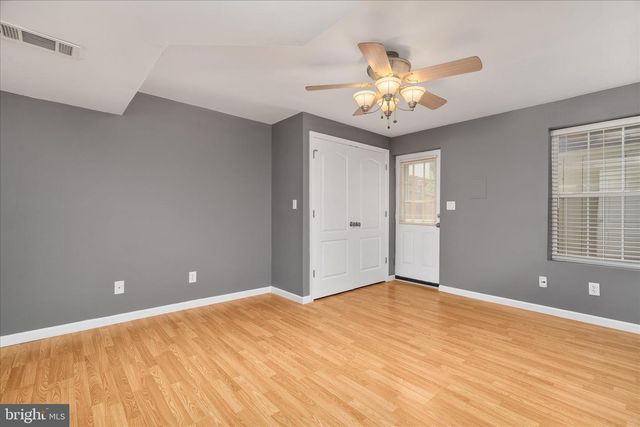 112 CHATHAM SQ, Winchester, VA 22601