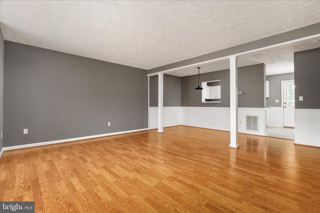 112 CHATHAM SQ, Winchester, VA 22601