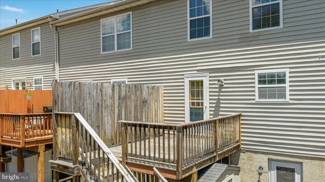 112 CHATHAM SQ, Winchester, VA 22601