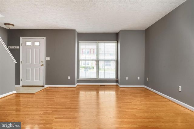 112 CHATHAM SQ, Winchester, VA 22601