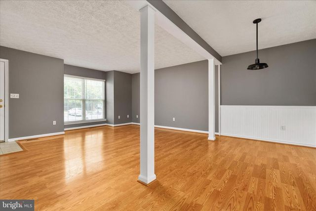112 CHATHAM SQ, Winchester, VA 22601