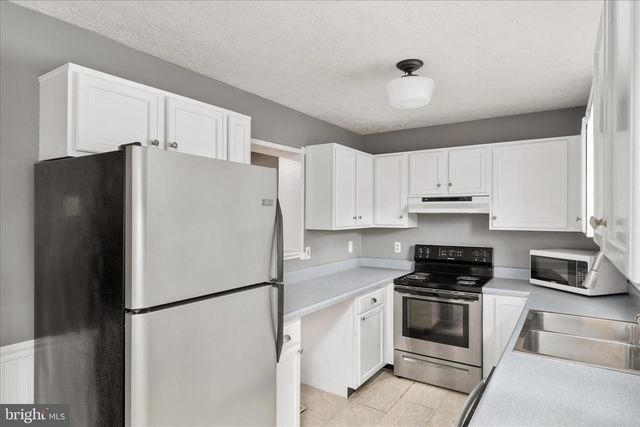 112 CHATHAM SQ, Winchester, VA 22601