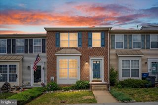 112 CHATHAM SQ, Winchester, VA 22601