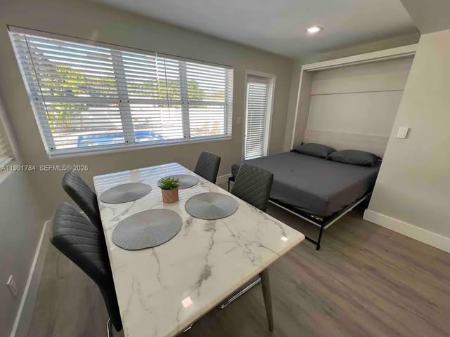 1925 Dewey St, Hollywood, FL 33020