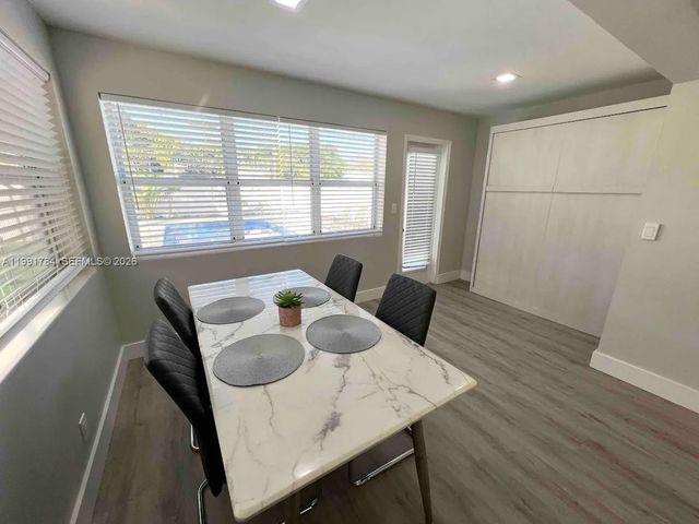 1925 Dewey St, Hollywood, FL 33020