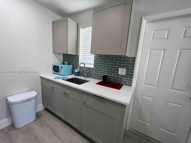 1925 Dewey St, Hollywood, FL 33020