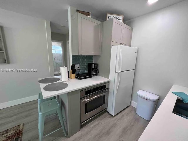 1925 Dewey St, Hollywood, FL 33020