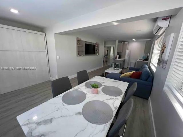 1925 Dewey St, Hollywood, FL 33020