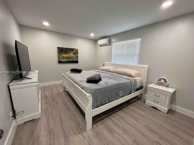 1925 Dewey St, Hollywood, FL 33020