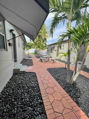 1925 Dewey St, Hollywood, FL 33020