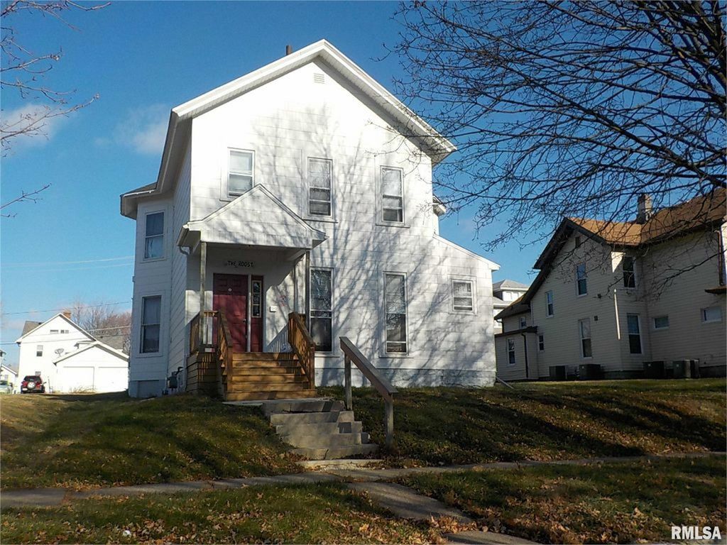 320 E 14TH Street, Davenport, IA 52803