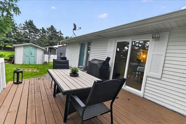 512 Yorktown Road, Deforest, WI 53532