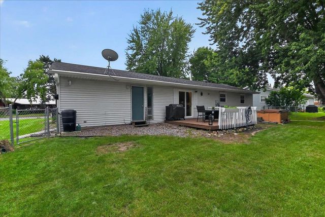 512 Yorktown Road, Deforest, WI 53532