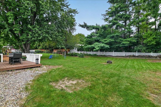 512 Yorktown Road, Deforest, WI 53532