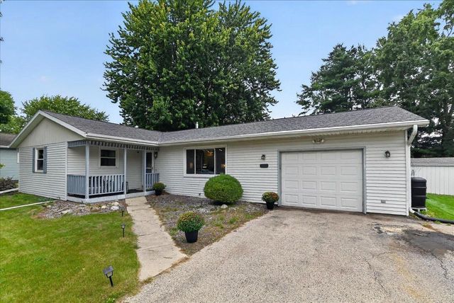 512 Yorktown Road, Deforest, WI 53532