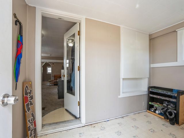 3615 Cambridge Street, Des Moines, IA 50313