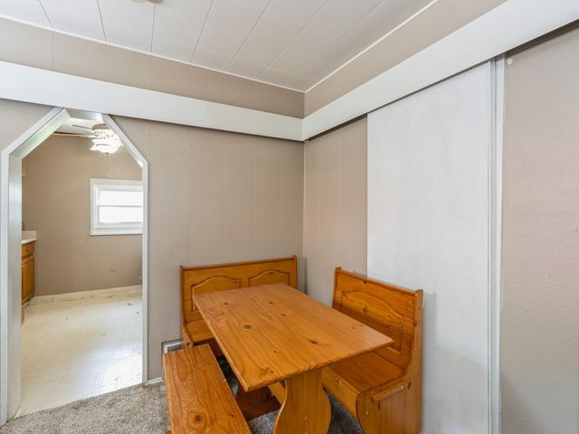 3615 Cambridge Street, Des Moines, IA 50313