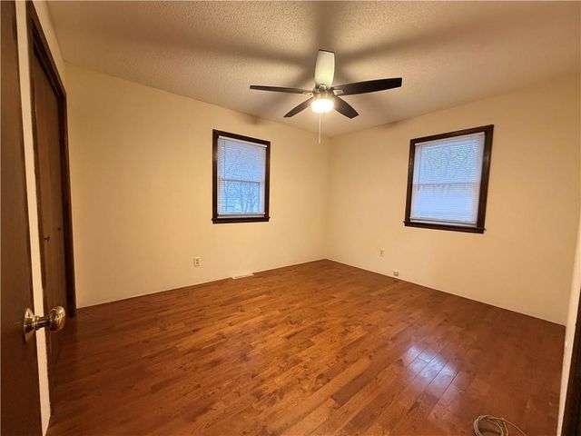 170 NE 1011 Road, Knob Noster, MO 65336