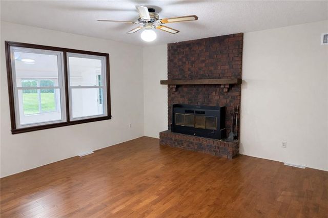 170 NE 1011 Road, Knob Noster, MO 65336