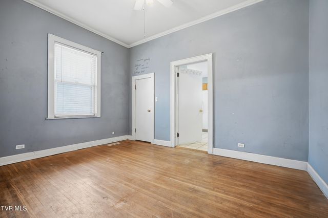 1736 Southwest Main Avenue, Norton, VA 24273