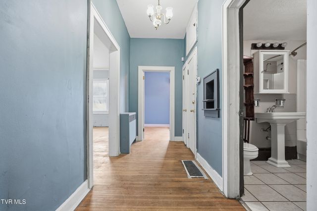 1736 Southwest Main Avenue, Norton, VA 24273