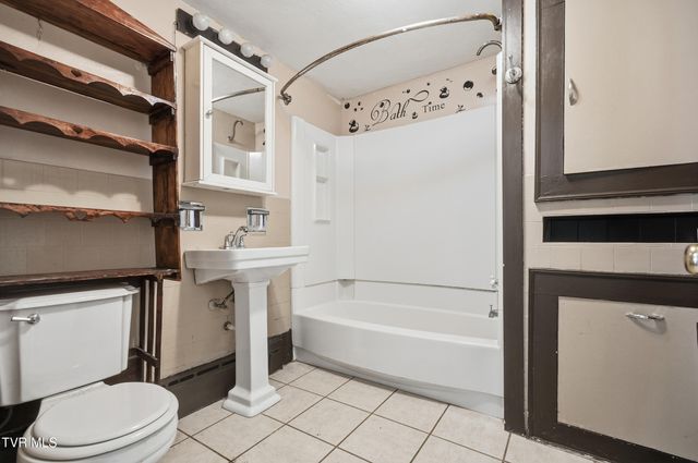 1736 Southwest Main Avenue, Norton, VA 24273