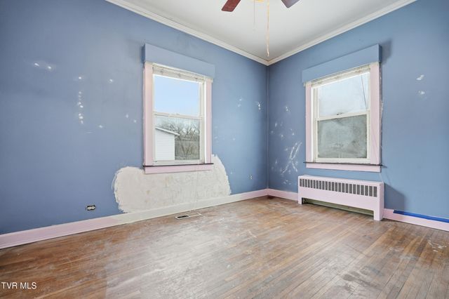 1736 Southwest Main Avenue, Norton, VA 24273