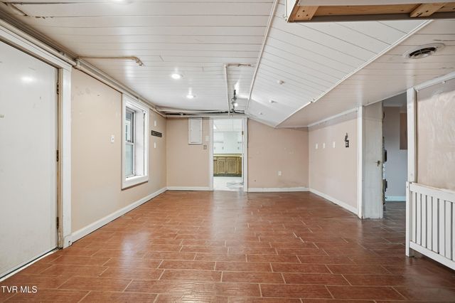 1736 Southwest Main Avenue, Norton, VA 24273