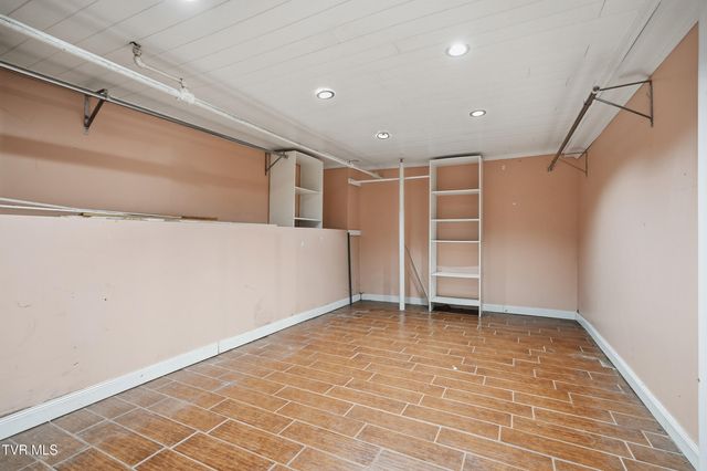 1736 Southwest Main Avenue, Norton, VA 24273