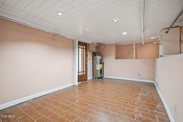 1736 Southwest Main Avenue, Norton, VA 24273