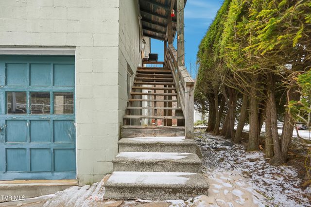 1736 Southwest Main Avenue, Norton, VA 24273