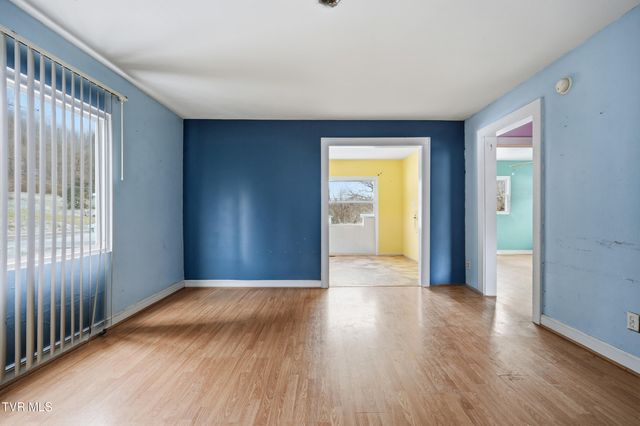 1736 Southwest Main Avenue, Norton, VA 24273