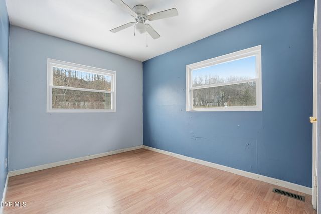 1736 Southwest Main Avenue, Norton, VA 24273