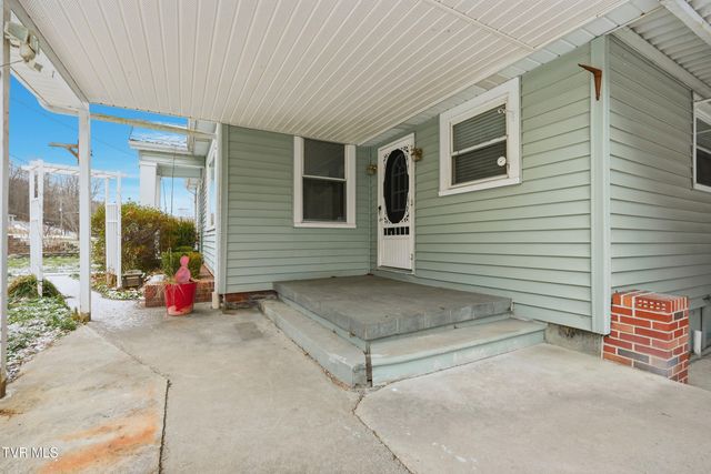 1736 Southwest Main Avenue, Norton, VA 24273