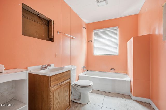 1736 Southwest Main Avenue, Norton, VA 24273