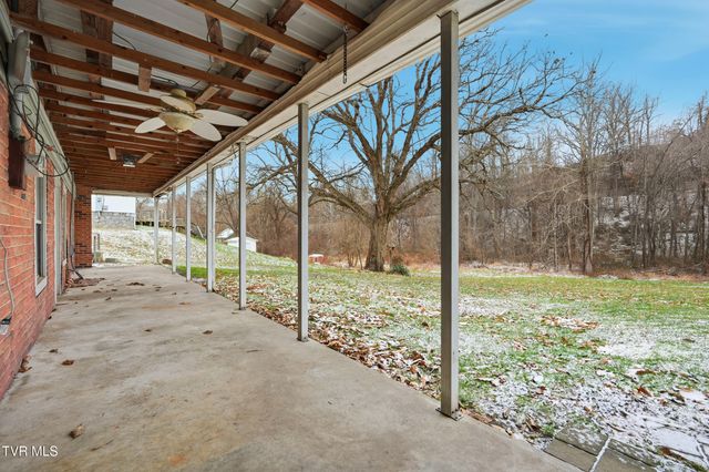 1736 Southwest Main Avenue, Norton, VA 24273