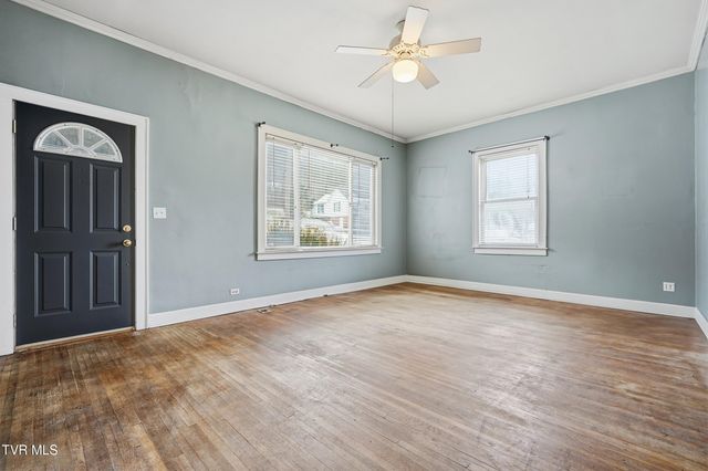 1736 Southwest Main Avenue, Norton, VA 24273