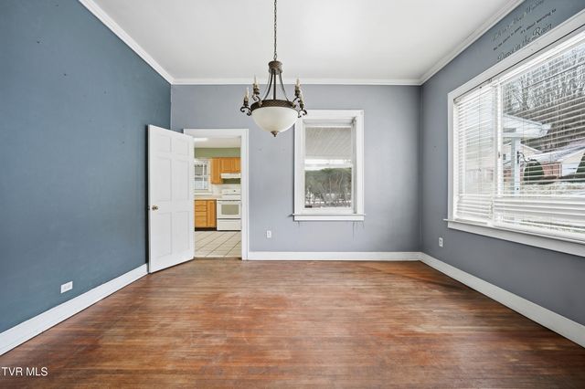 1736 Southwest Main Avenue, Norton, VA 24273