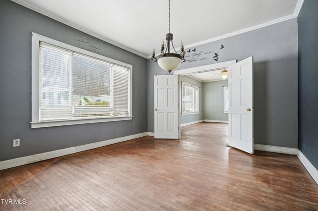 1736 Southwest Main Avenue, Norton, VA 24273