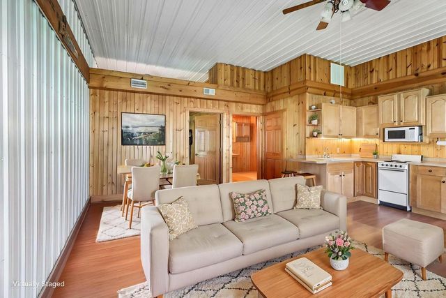 6604 Shower Road, Mazomanie, WI 53560