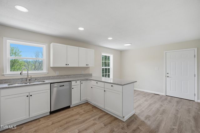 79 Dorado Bottom Road, Castlewood, VA 24224