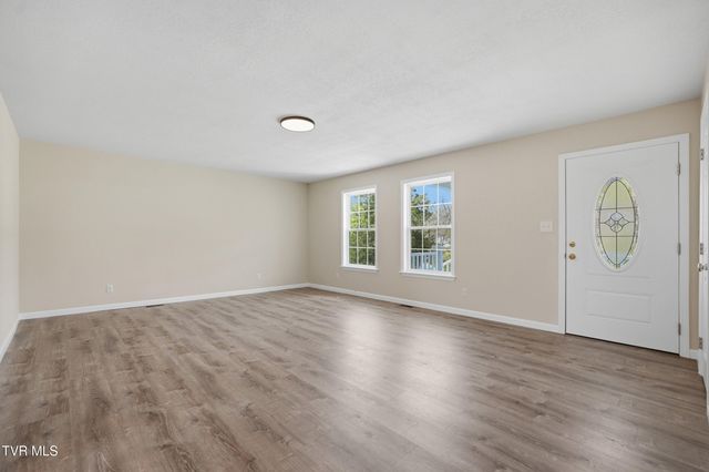 79 Dorado Bottom Road, Castlewood, VA 24224